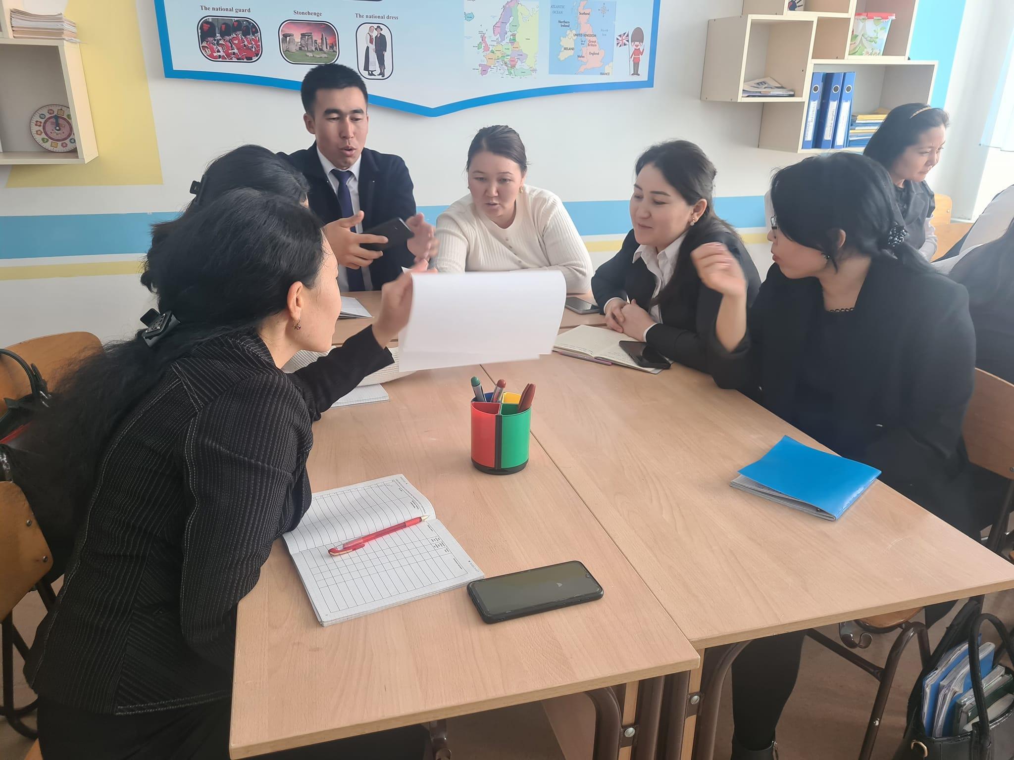 " Жас ерекшеліктеріне сәйкес оқыту және оқу" тақырыбында коучинг өткізді